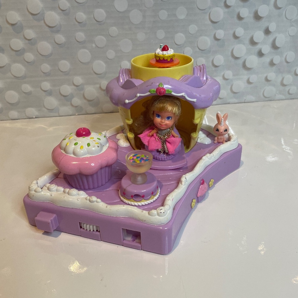 Strawberry Shortcake🧁 "Cakewalk with Angel Cake" Berry Cute House